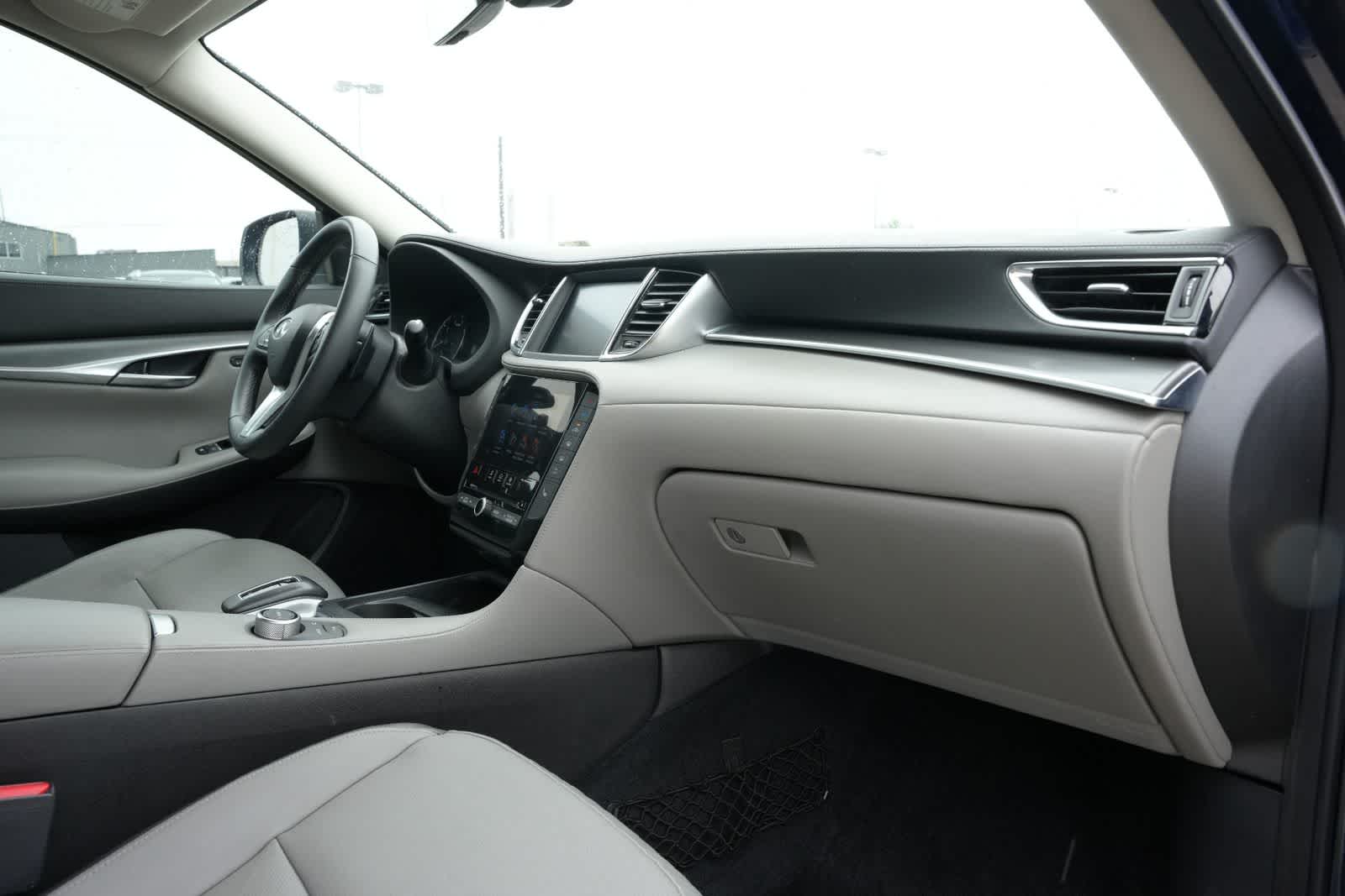 2023 INFINITI QX50 LUXE