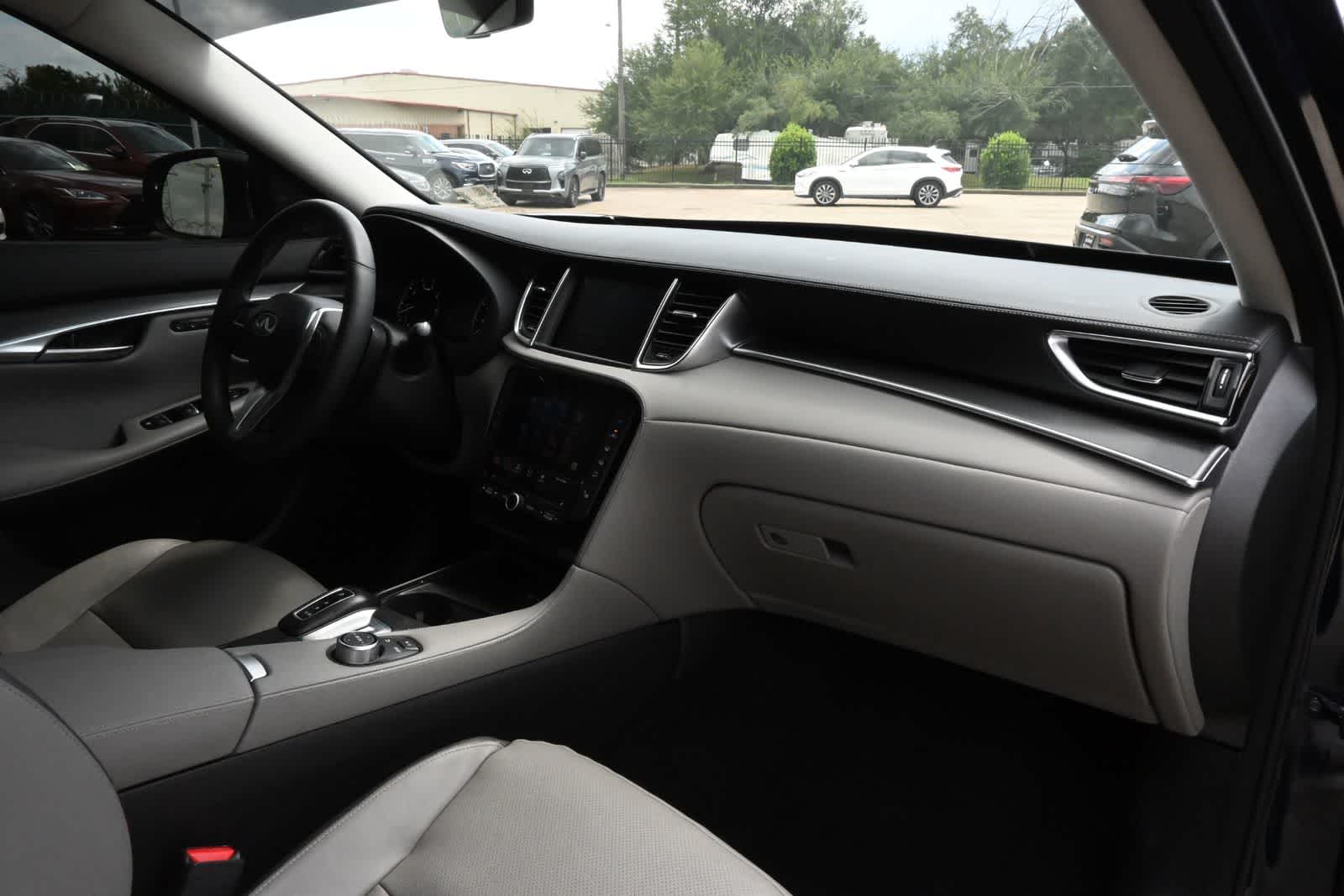 2023 INFINITI QX50 LUXE