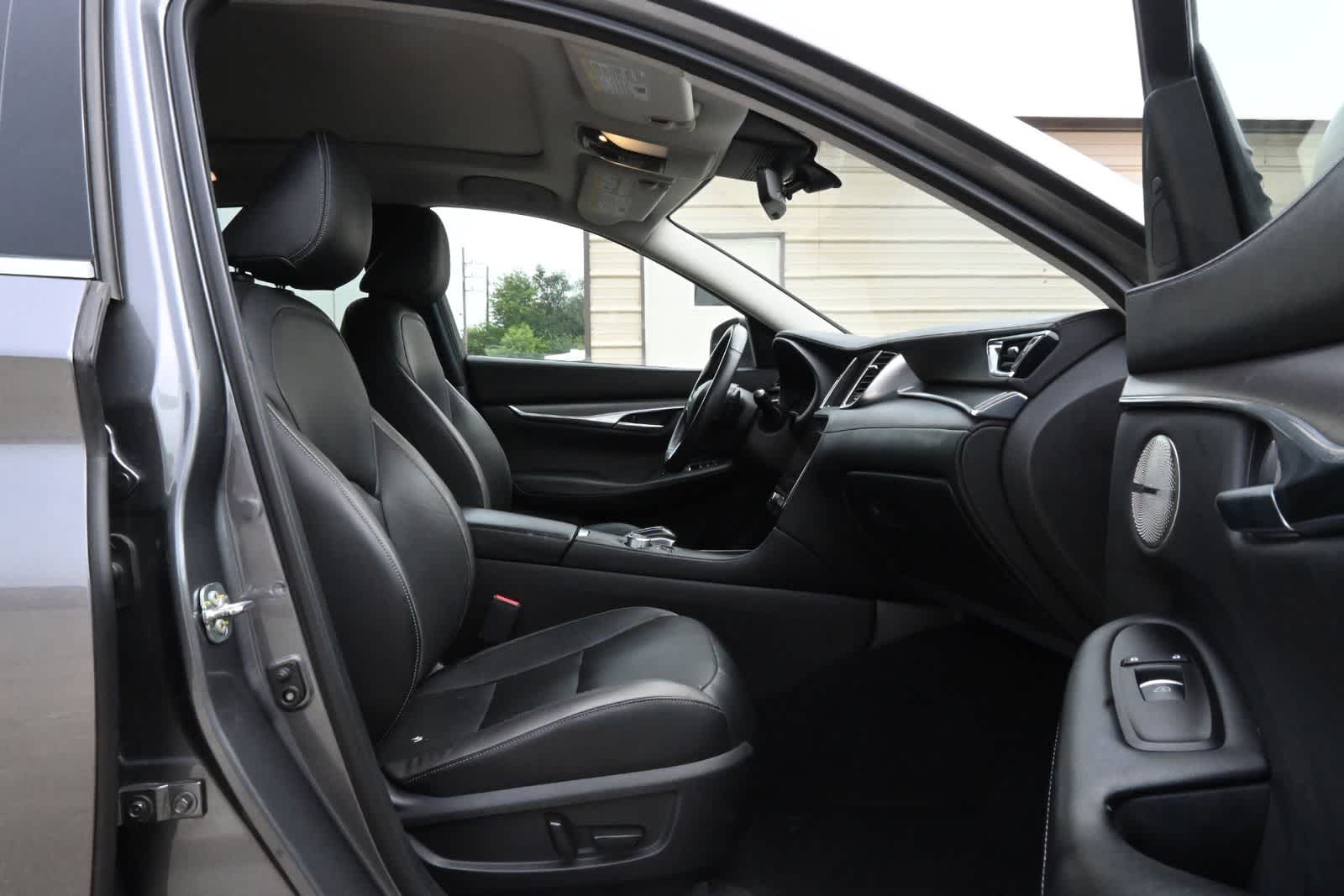 2023 INFINITI QX50 LUXE