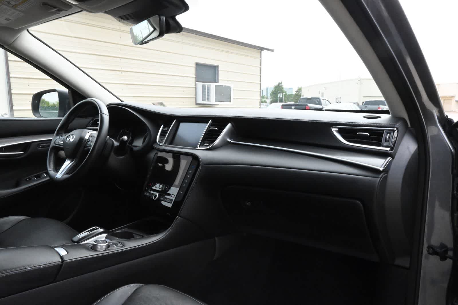 2023 INFINITI QX50 LUXE