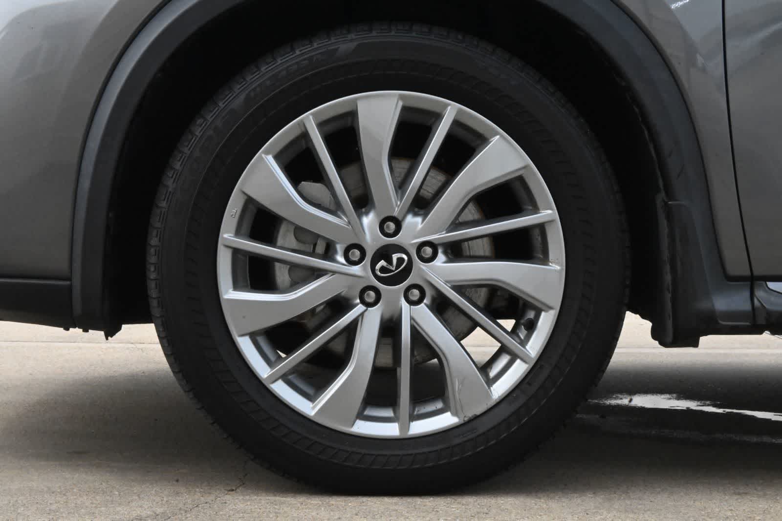 2023 INFINITI QX50 LUXE