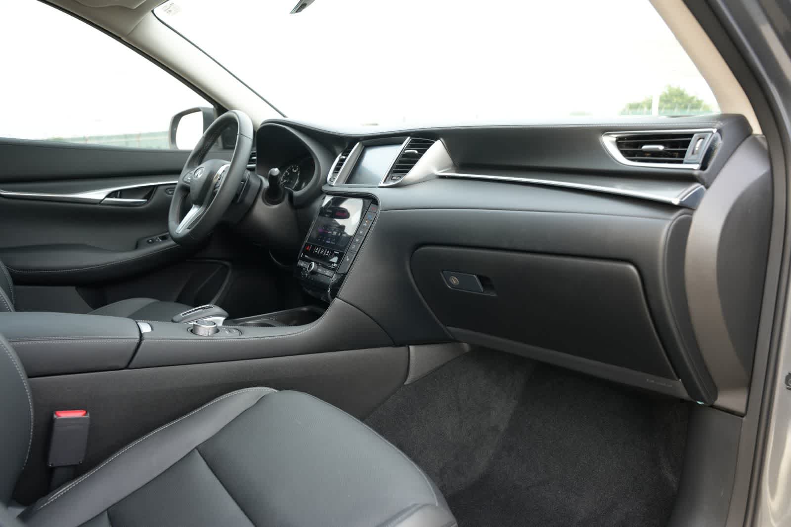 2025 INFINITI QX50 LUXE