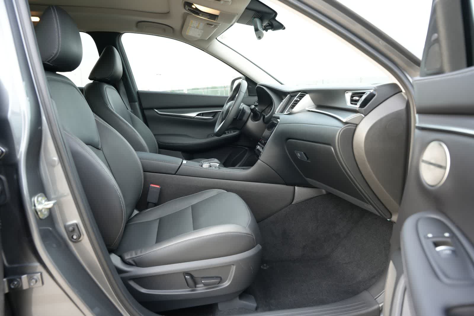 2025 INFINITI QX50 LUXE
