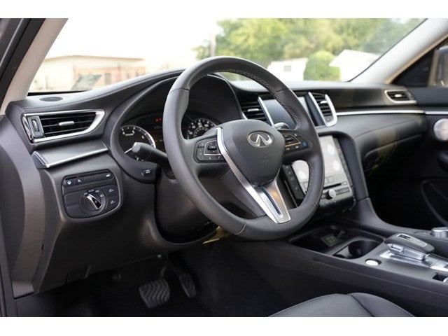 2025 INFINITI QX50 LUXE