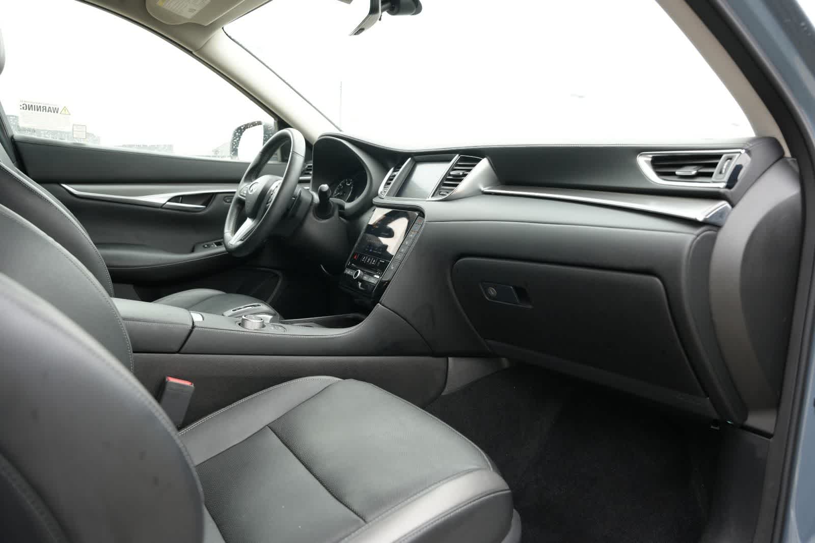 2023 INFINITI QX50 LUXE