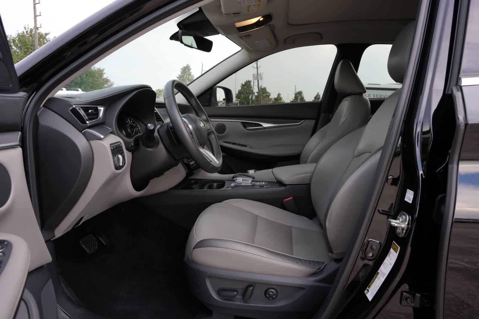 2023 INFINITI QX50 LUXE