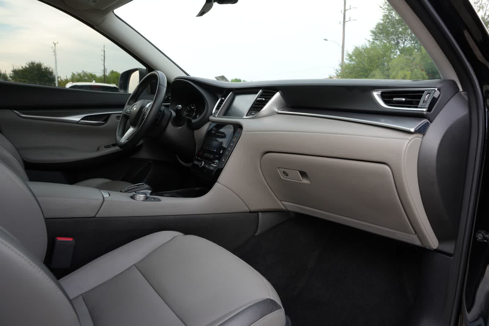 2023 INFINITI QX50 LUXE