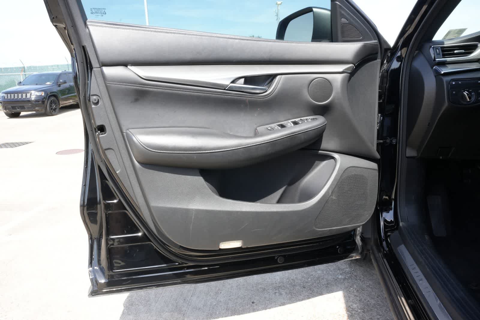 2023 INFINITI QX55 LUXE