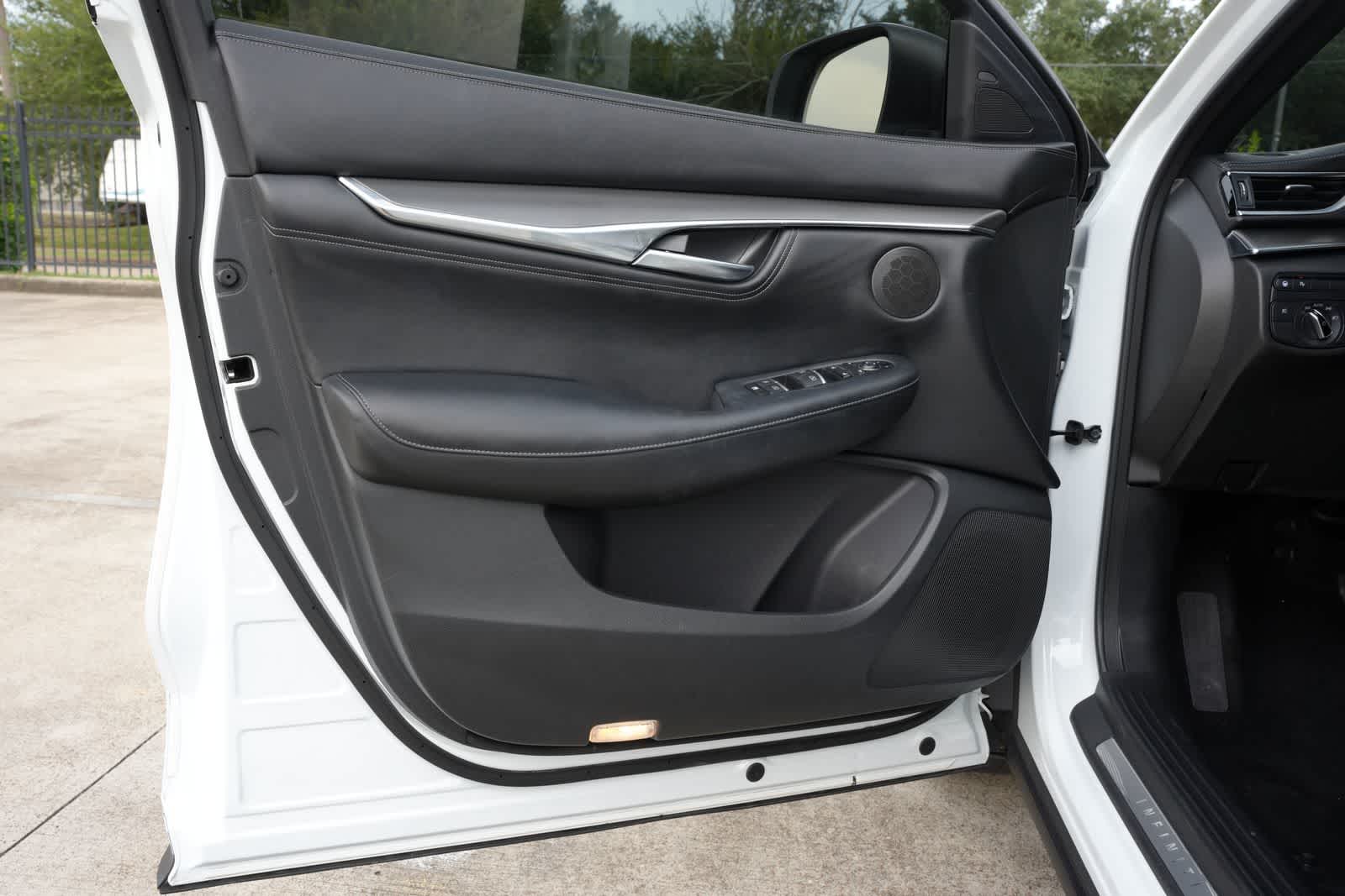 2023 INFINITI QX55 LUXE