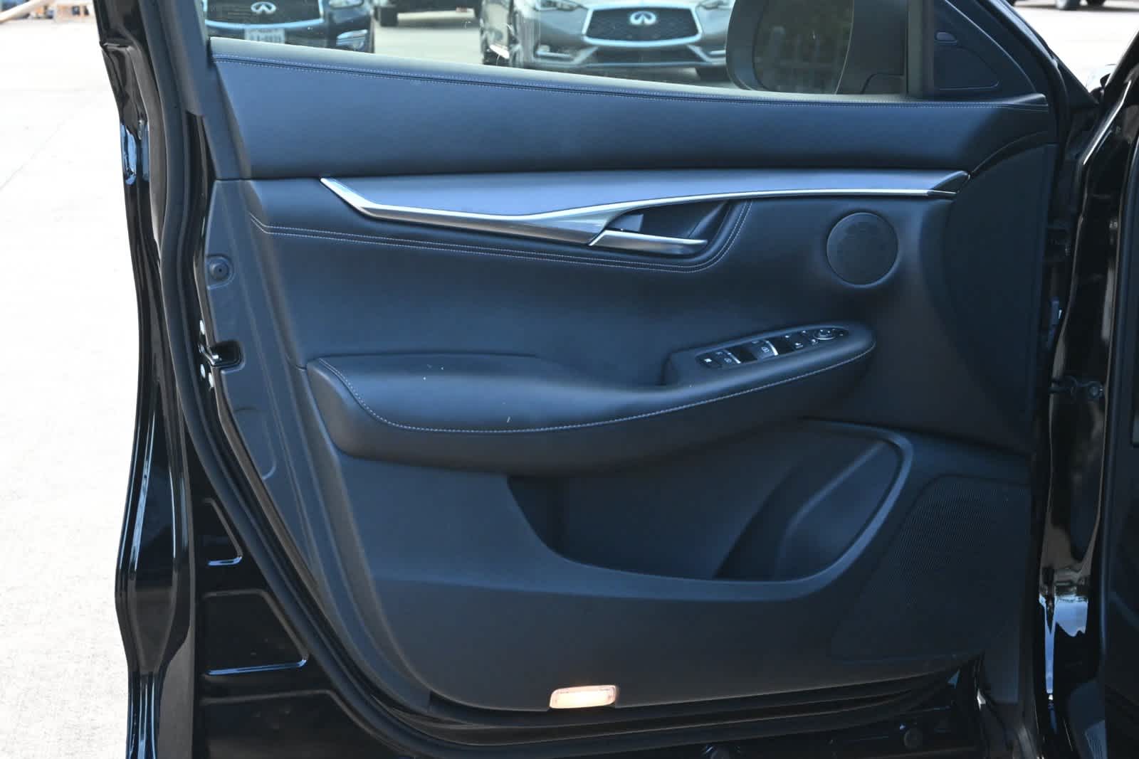2023 INFINITI QX55 LUXE