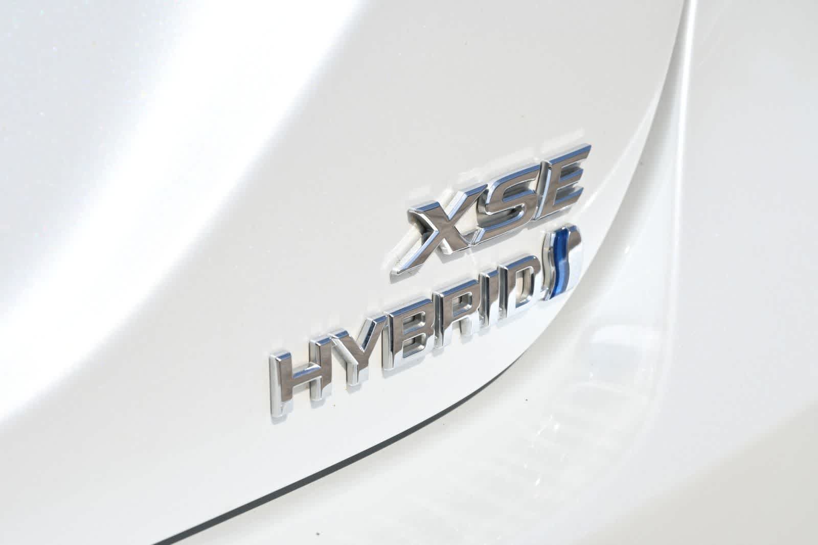 2021 Toyota Camry Hybrid XSE