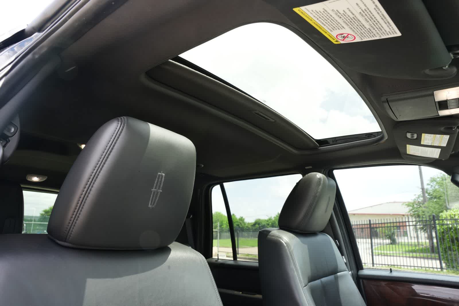 2014 Lincoln Navigator 4WD 4dr