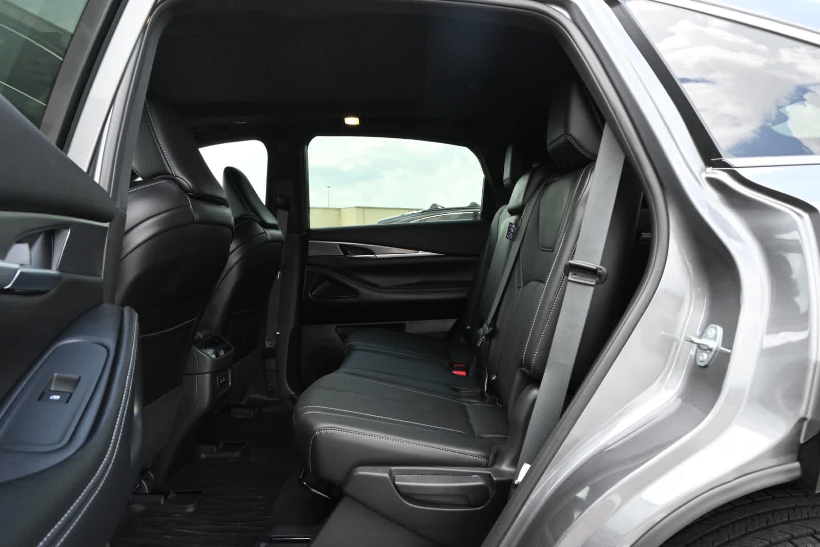 2027 INFINITI QX65 LUXE