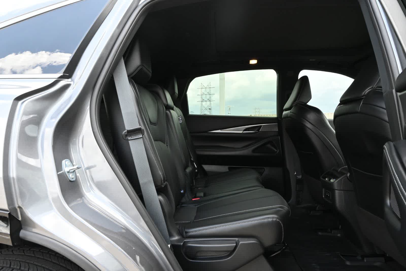 2027 INFINITI QX65 LUXE