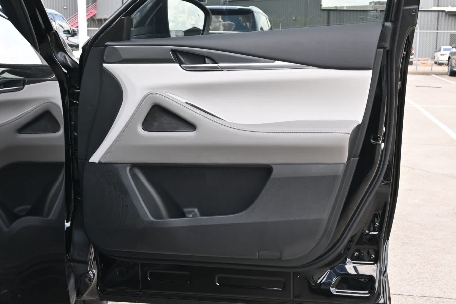 2027 INFINITI QX65 LUXE