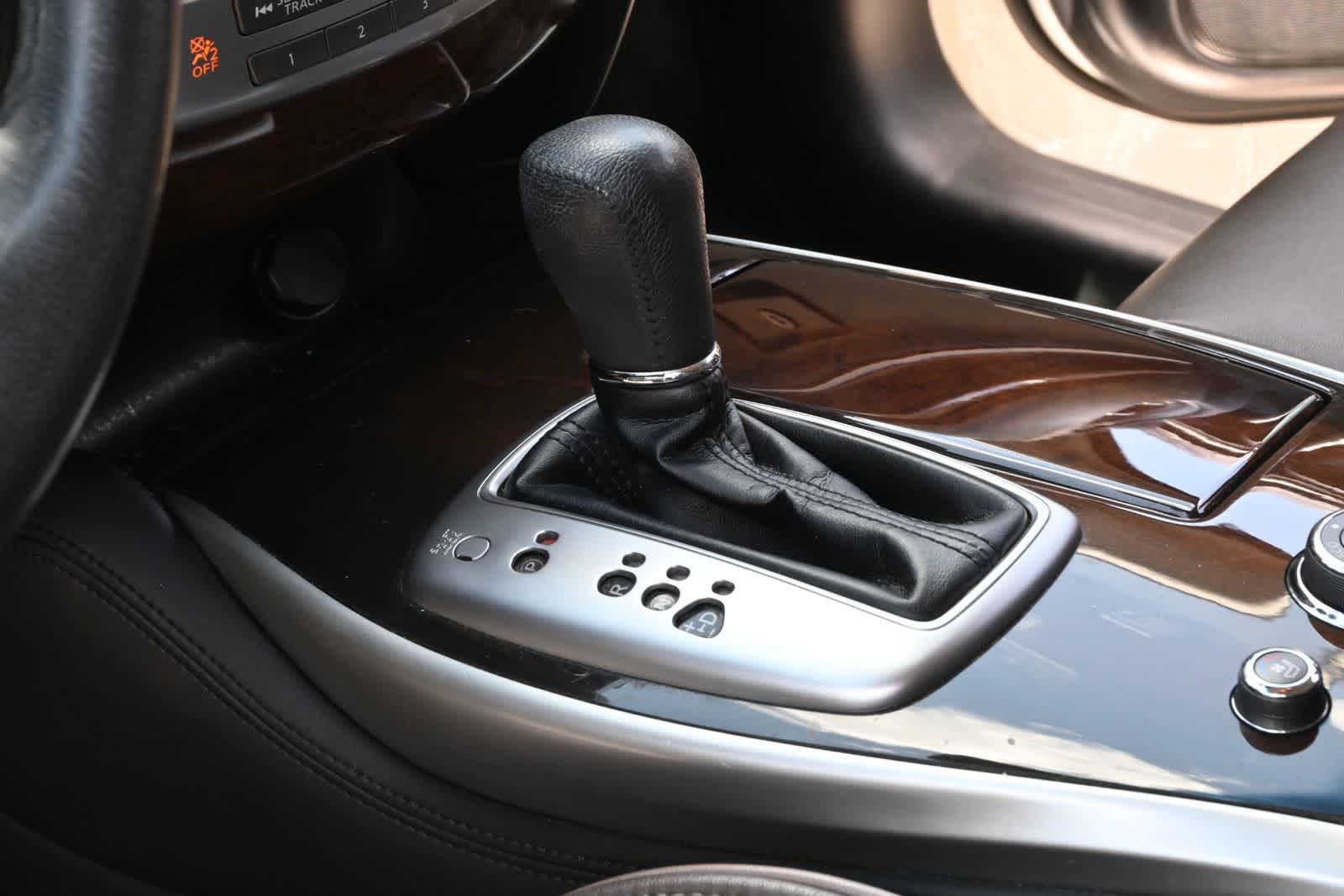 2015 INFINITI QX60 FWD 4dr