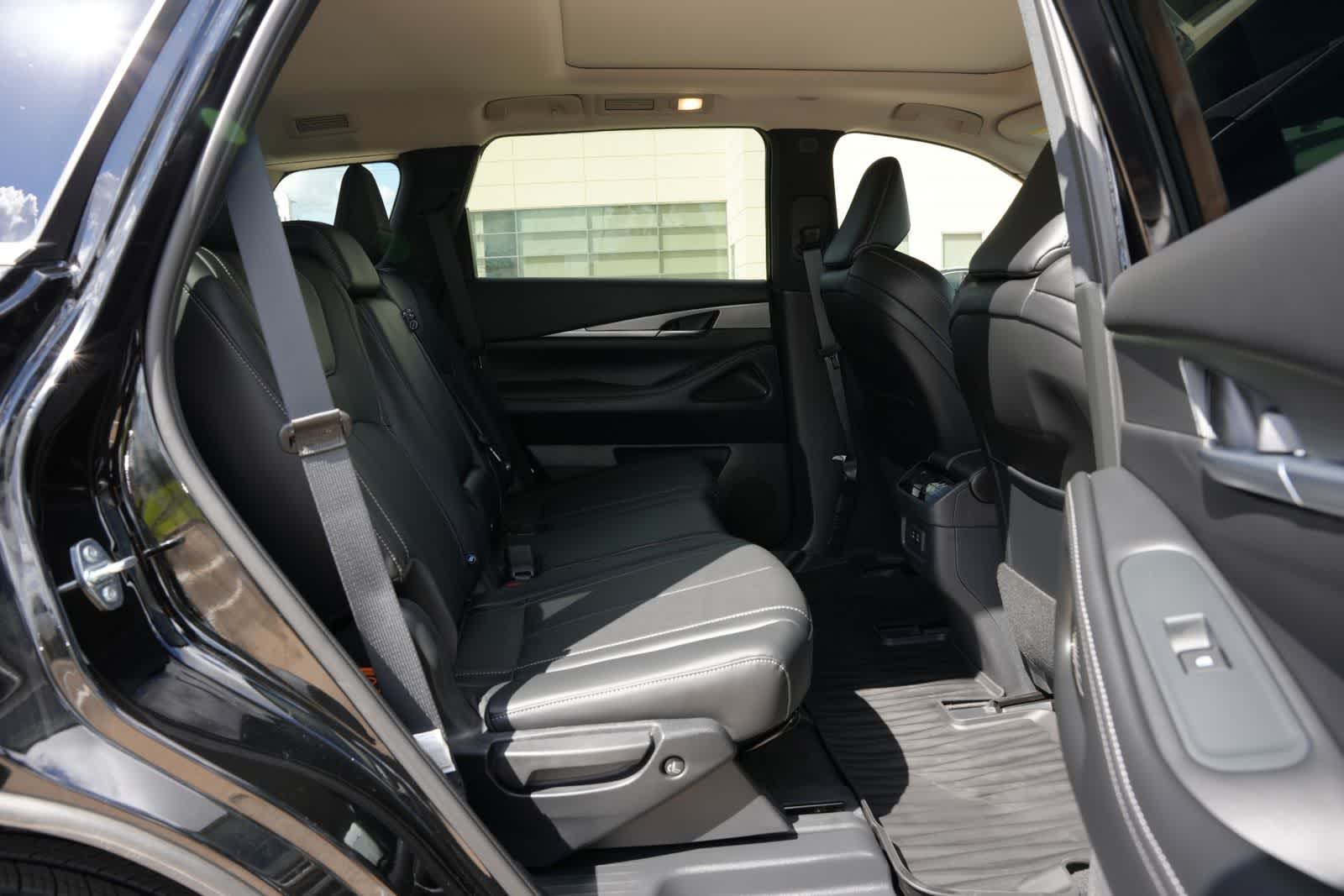 2027 INFINITI QX60 PURE