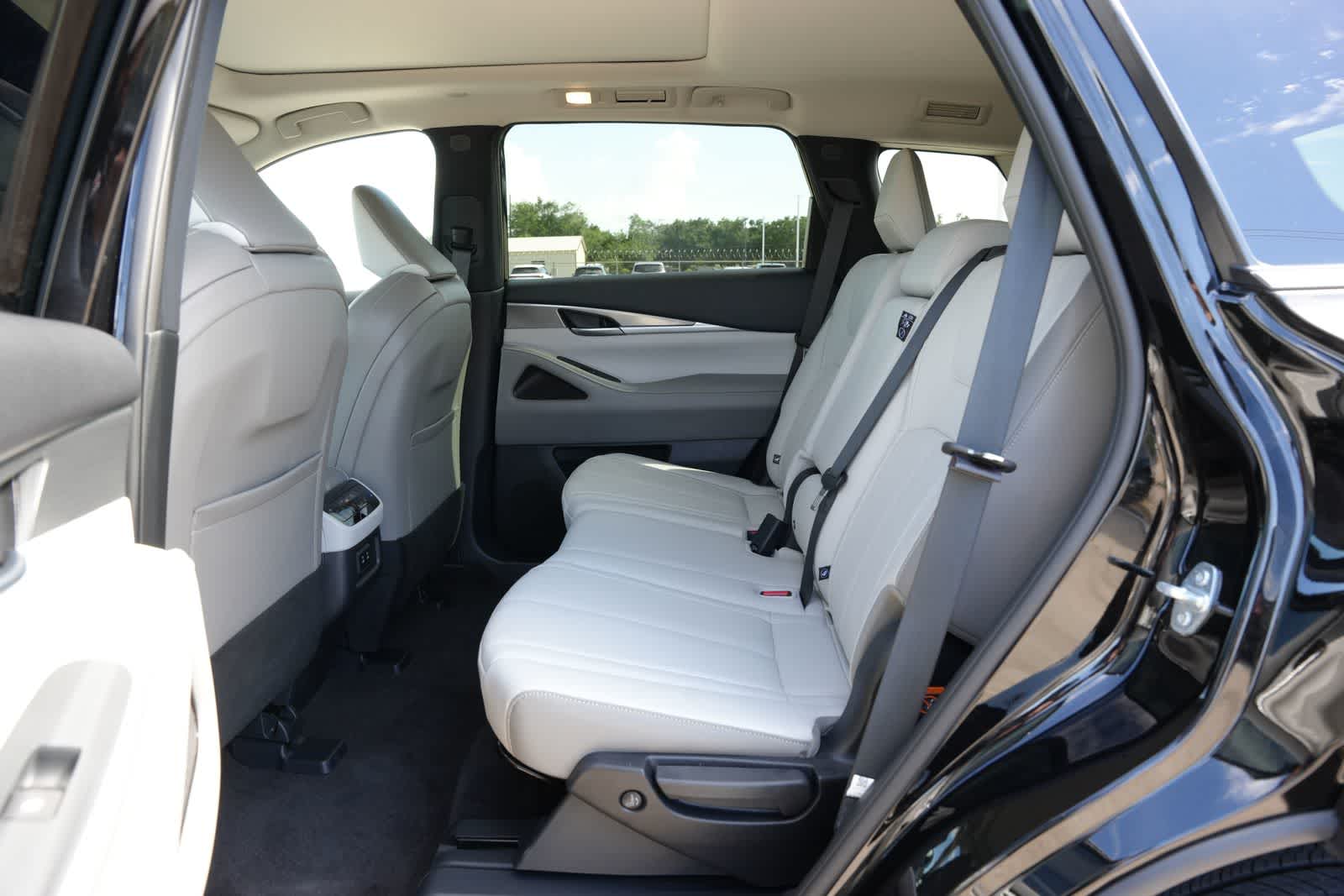 2027 INFINITI QX60 PURE