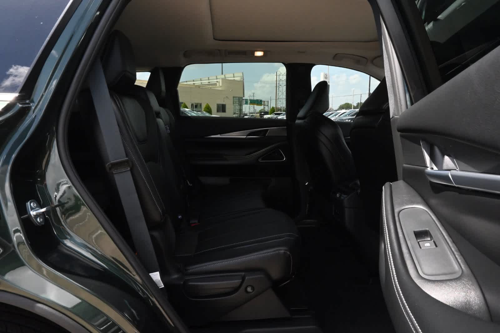 2027 INFINITI QX60 LUXE