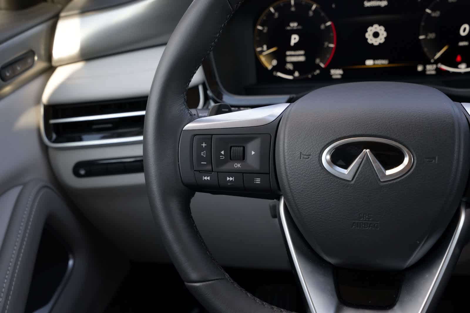 2027 INFINITI QX60 LUXE
