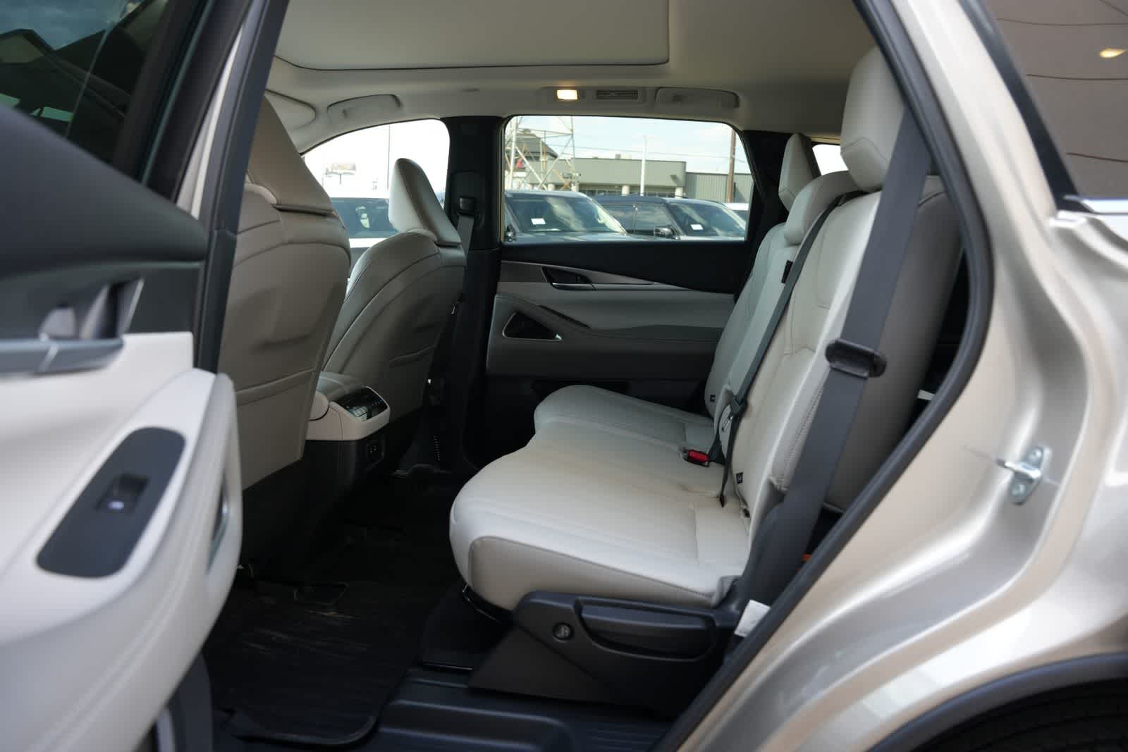 2027 INFINITI QX60 LUXE