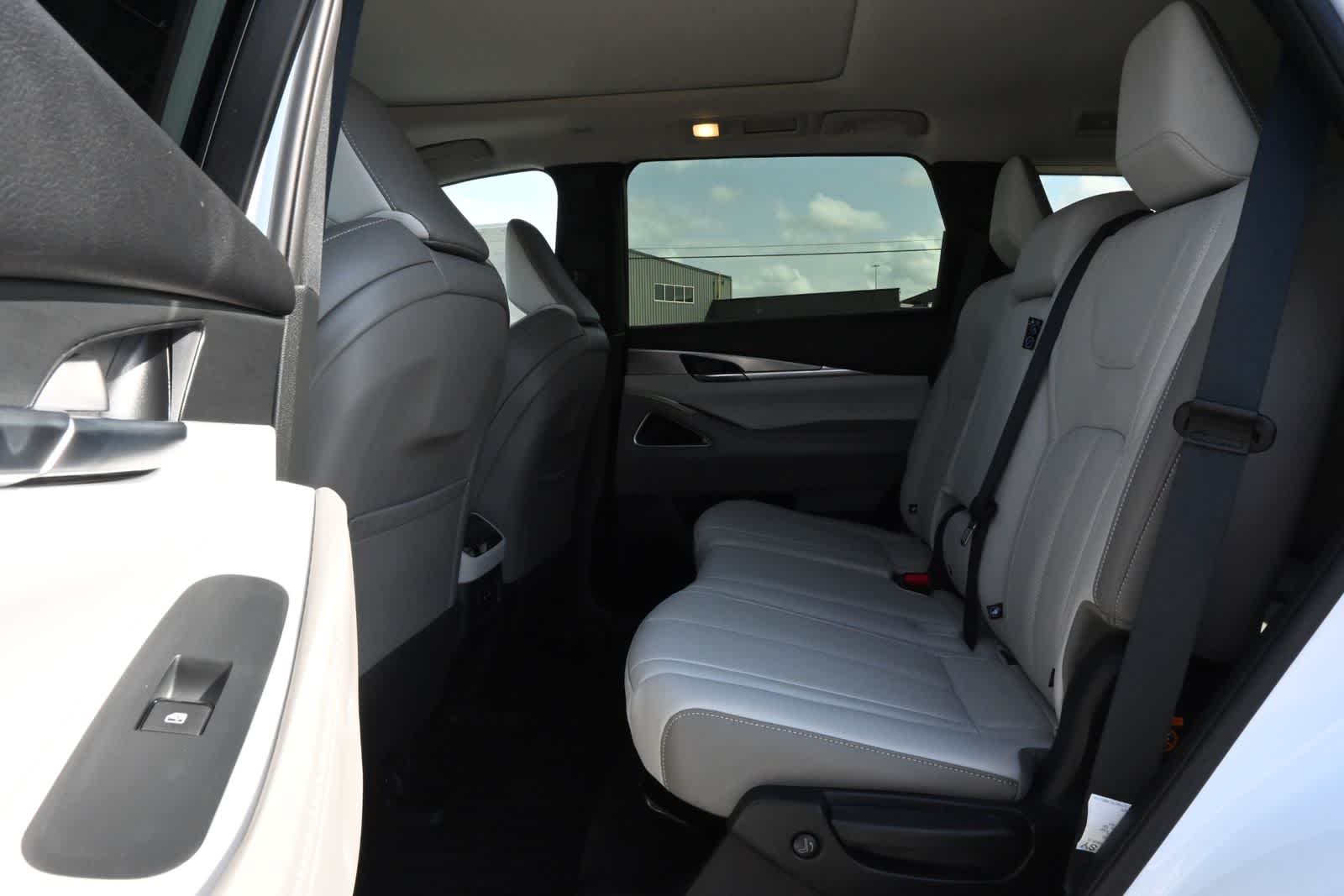 2027 INFINITI QX60 LUXE