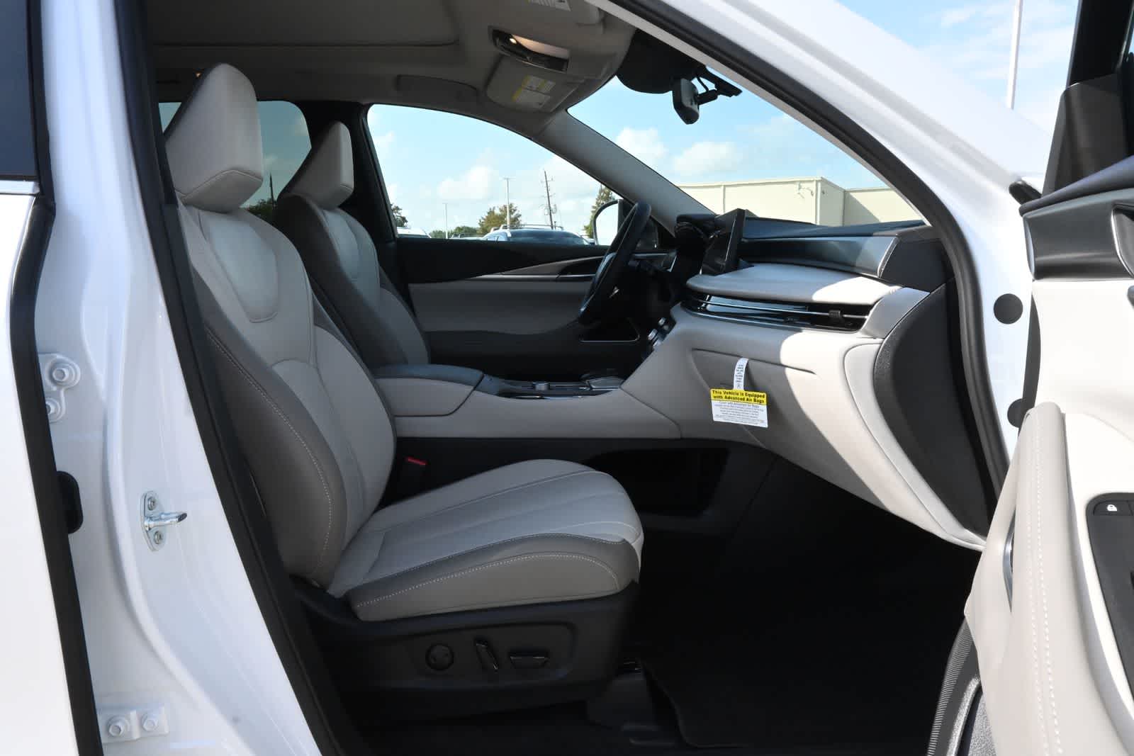 2027 INFINITI QX60 LUXE