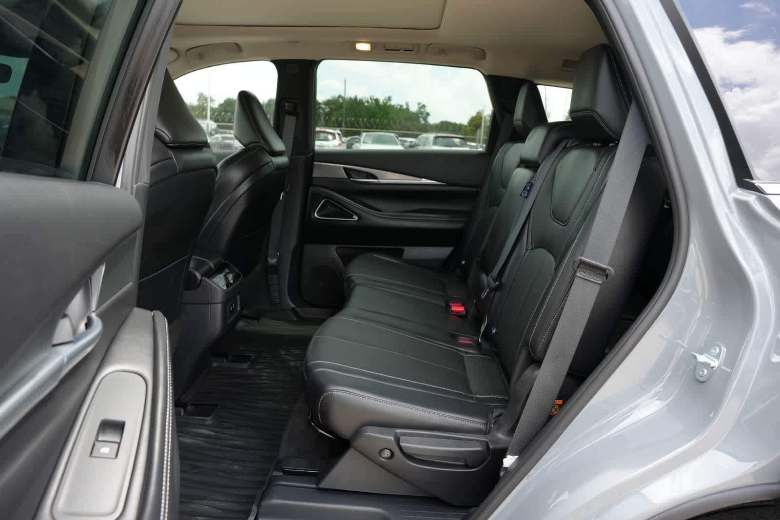 2027 INFINITI QX60 LUXE
