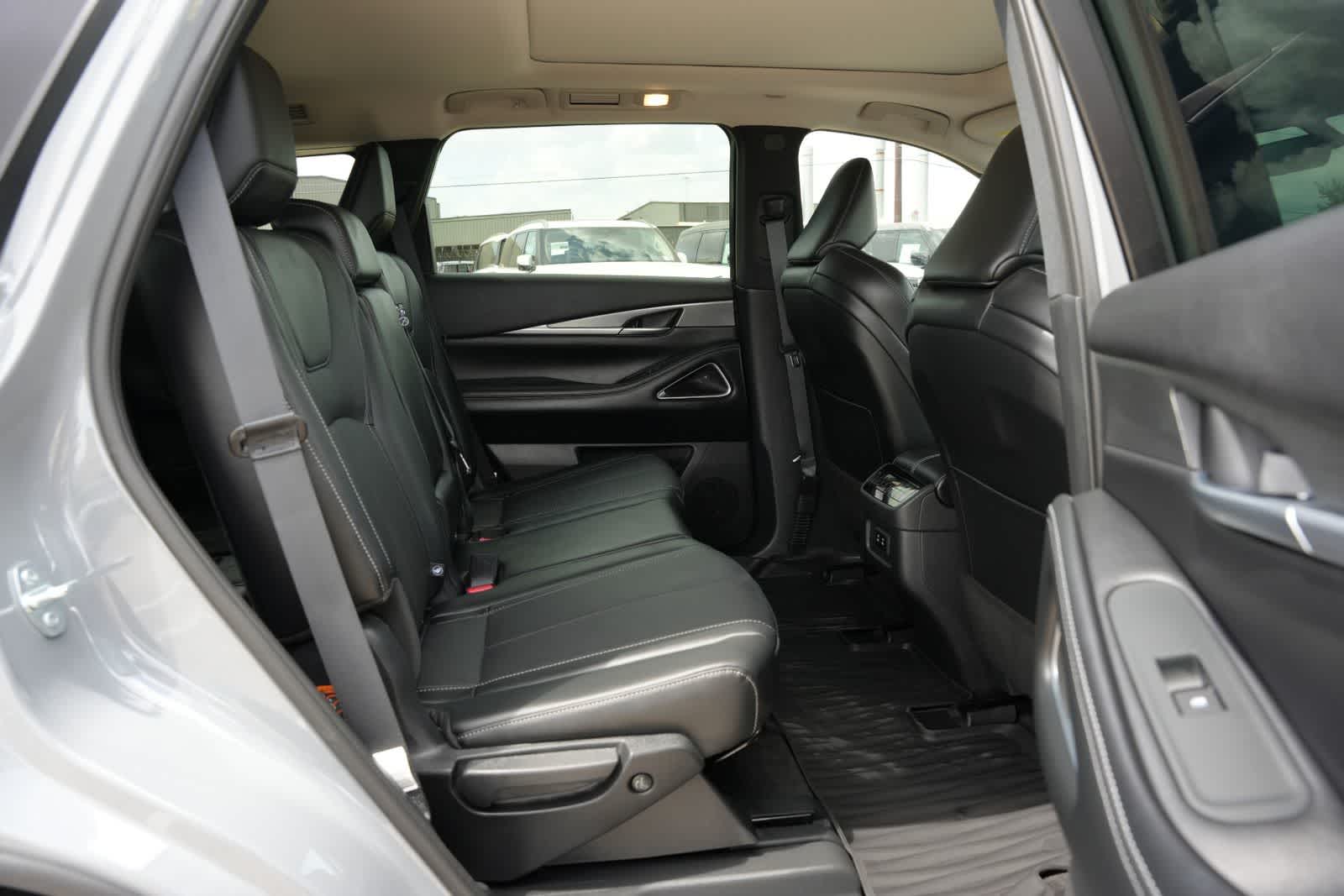 2027 INFINITI QX60 LUXE