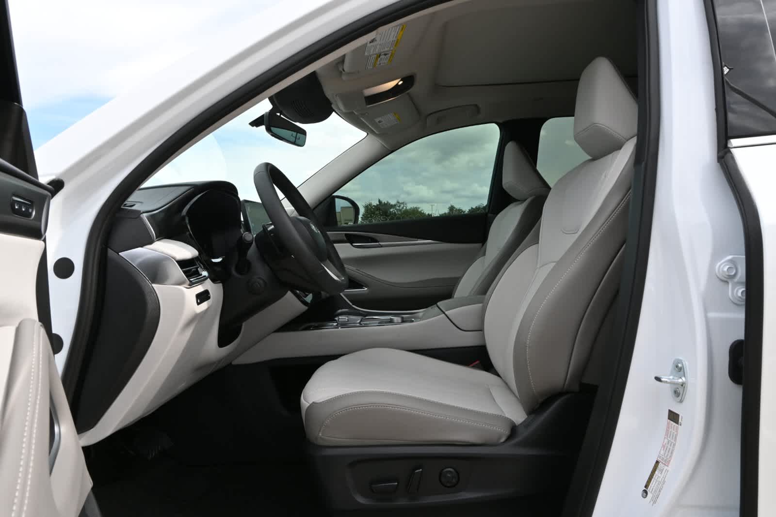 2027 INFINITI QX60 LUXE