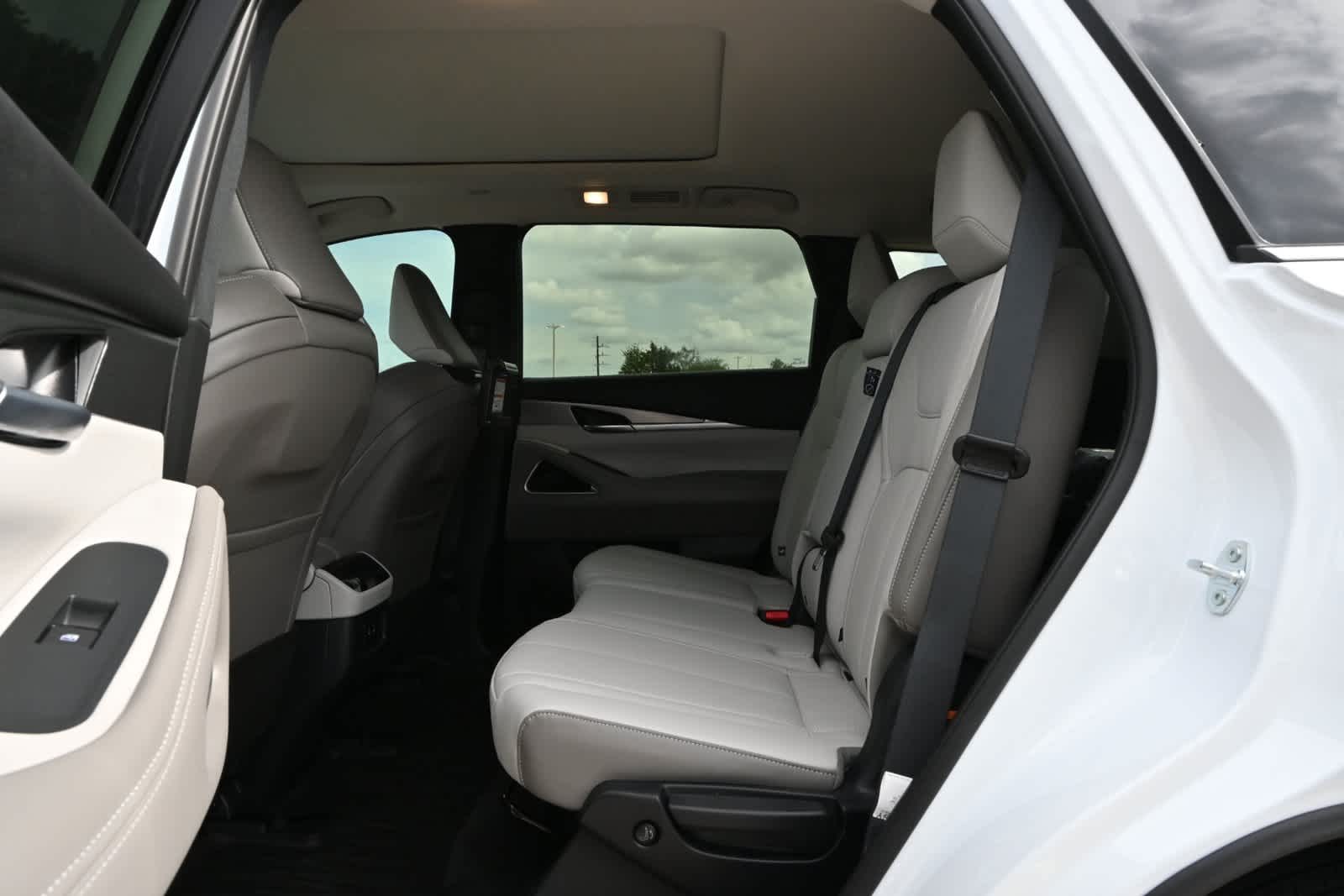 2027 INFINITI QX60 LUXE