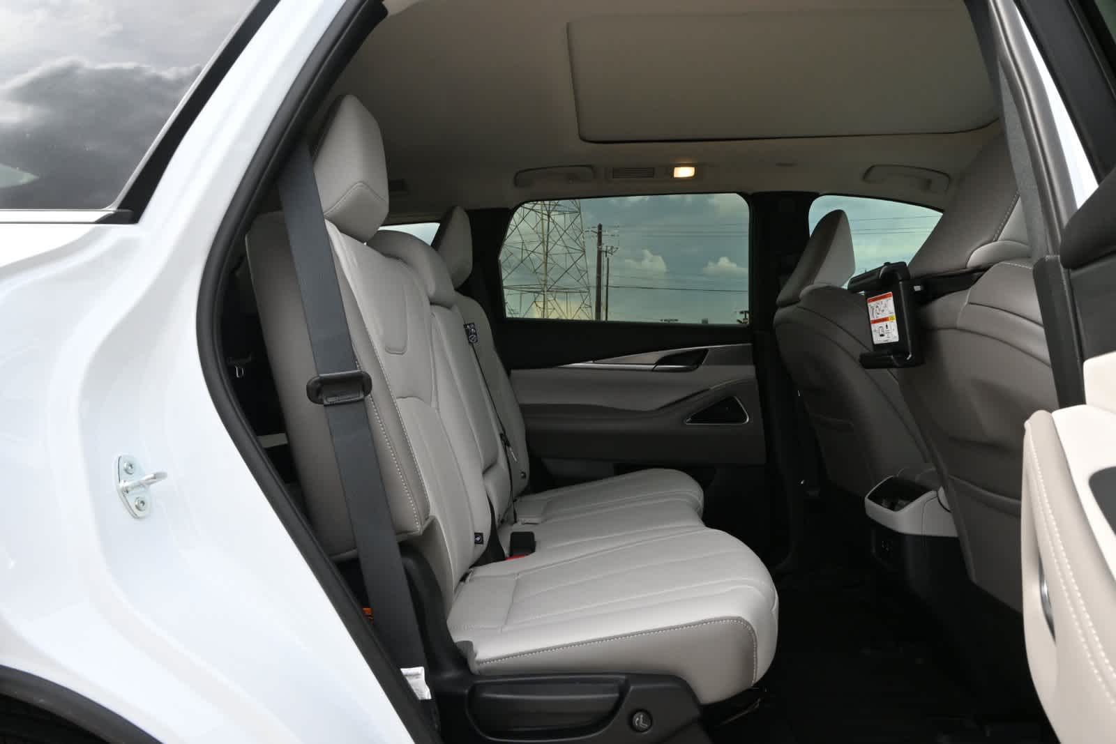 2027 INFINITI QX60 LUXE