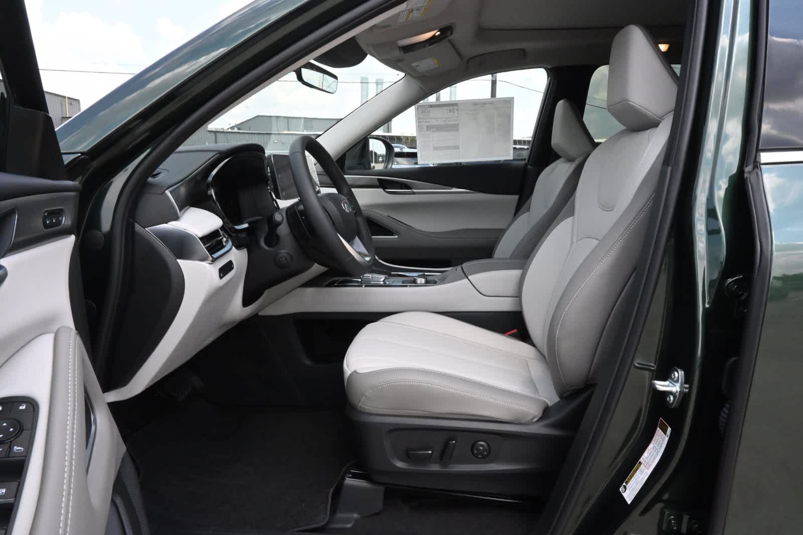 2027 INFINITI QX60 LUXE