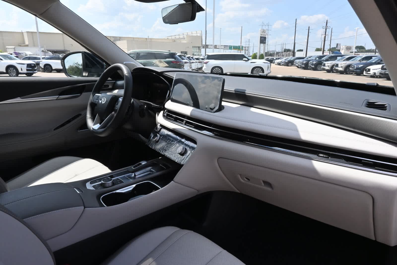 2027 INFINITI QX60 LUXE