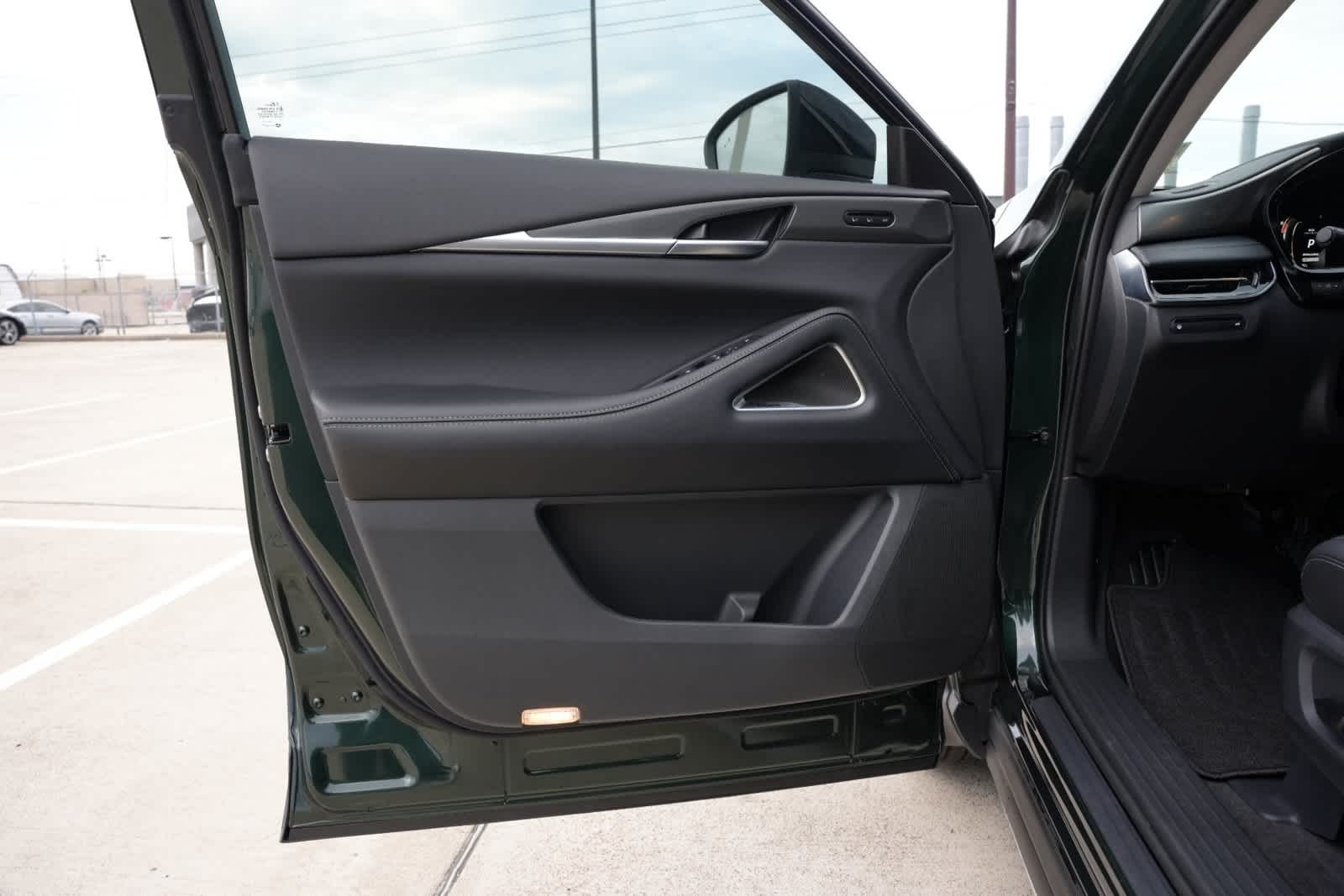 2027 INFINITI QX60 LUXE
