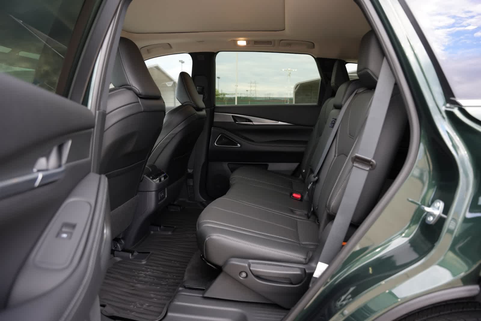 2027 INFINITI QX60 LUXE