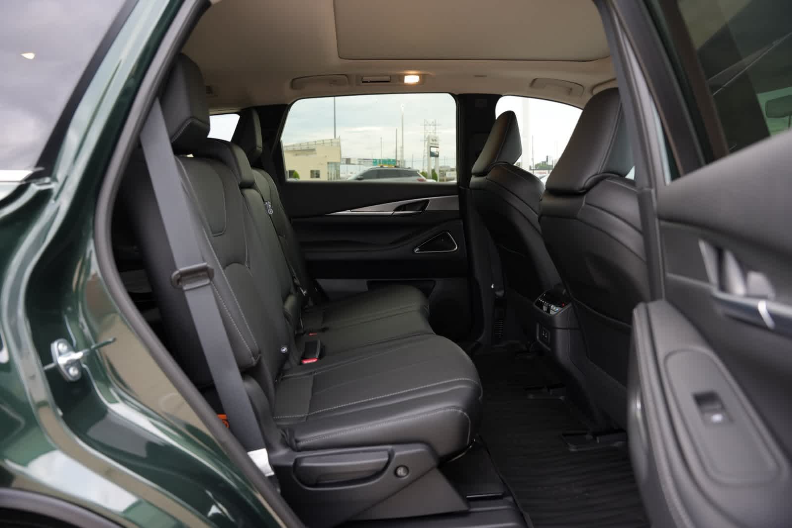 2027 INFINITI QX60 LUXE