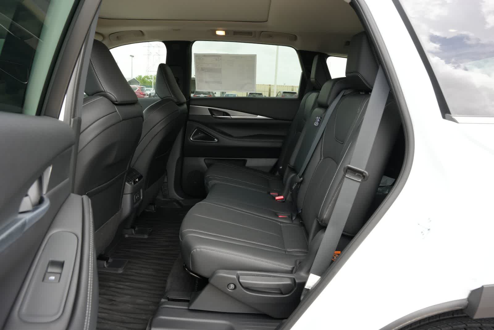2027 INFINITI QX60 LUXE