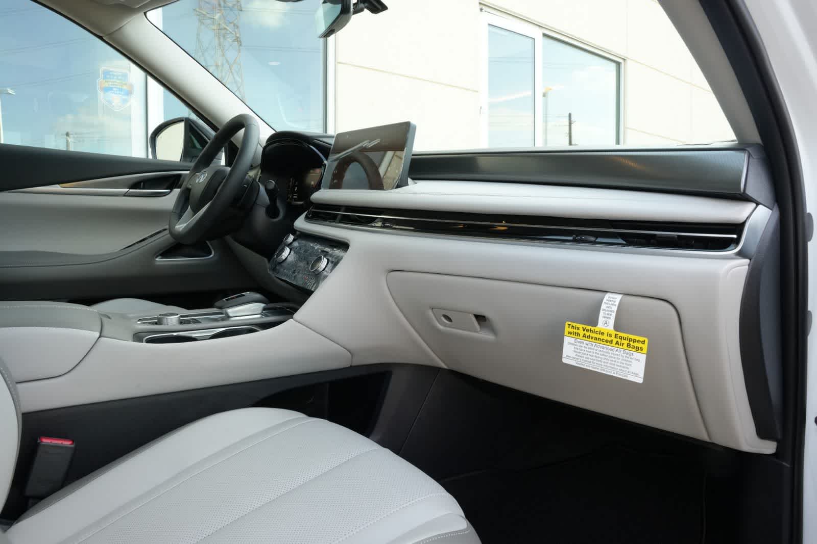 2027 INFINITI QX60 LUXE