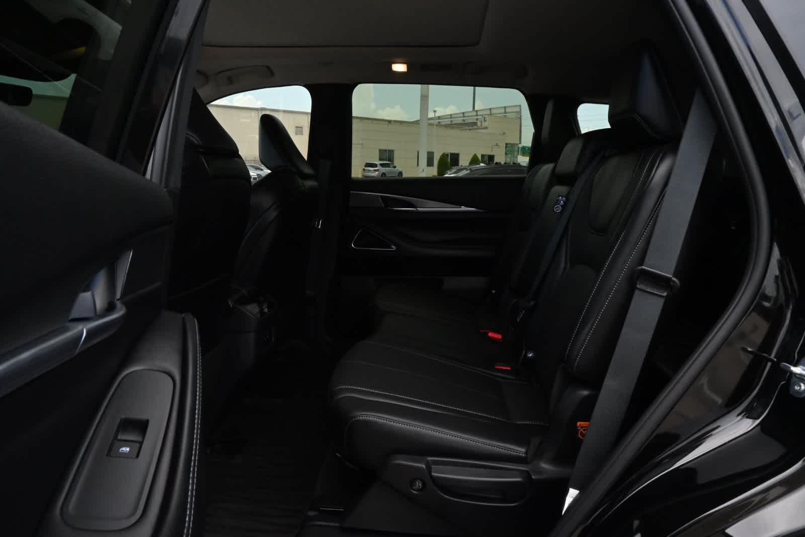 2027 INFINITI QX60 LUXE