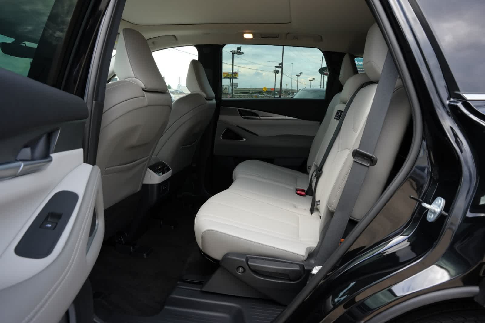 2027 INFINITI QX60 LUXE
