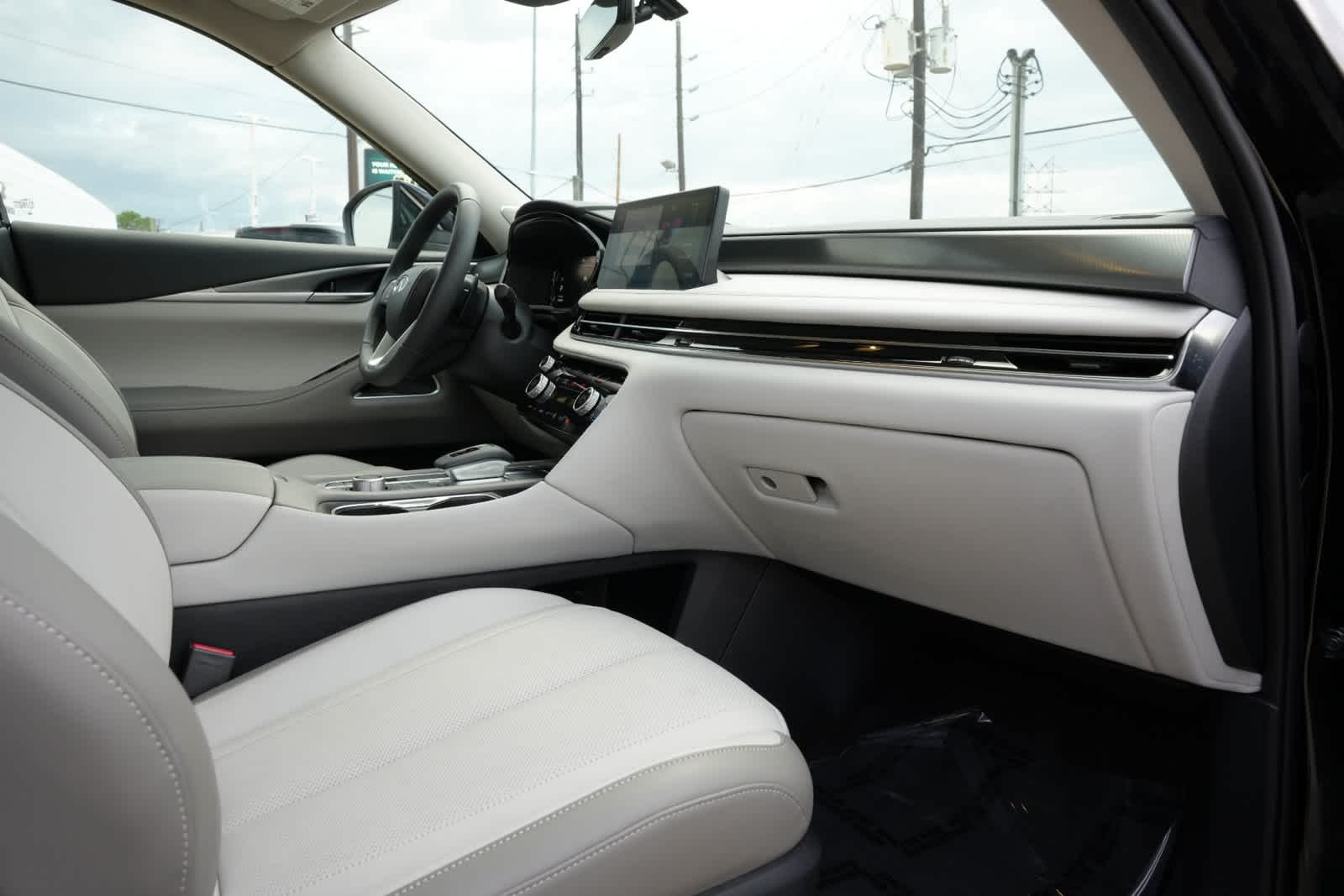 2027 INFINITI QX60 LUXE