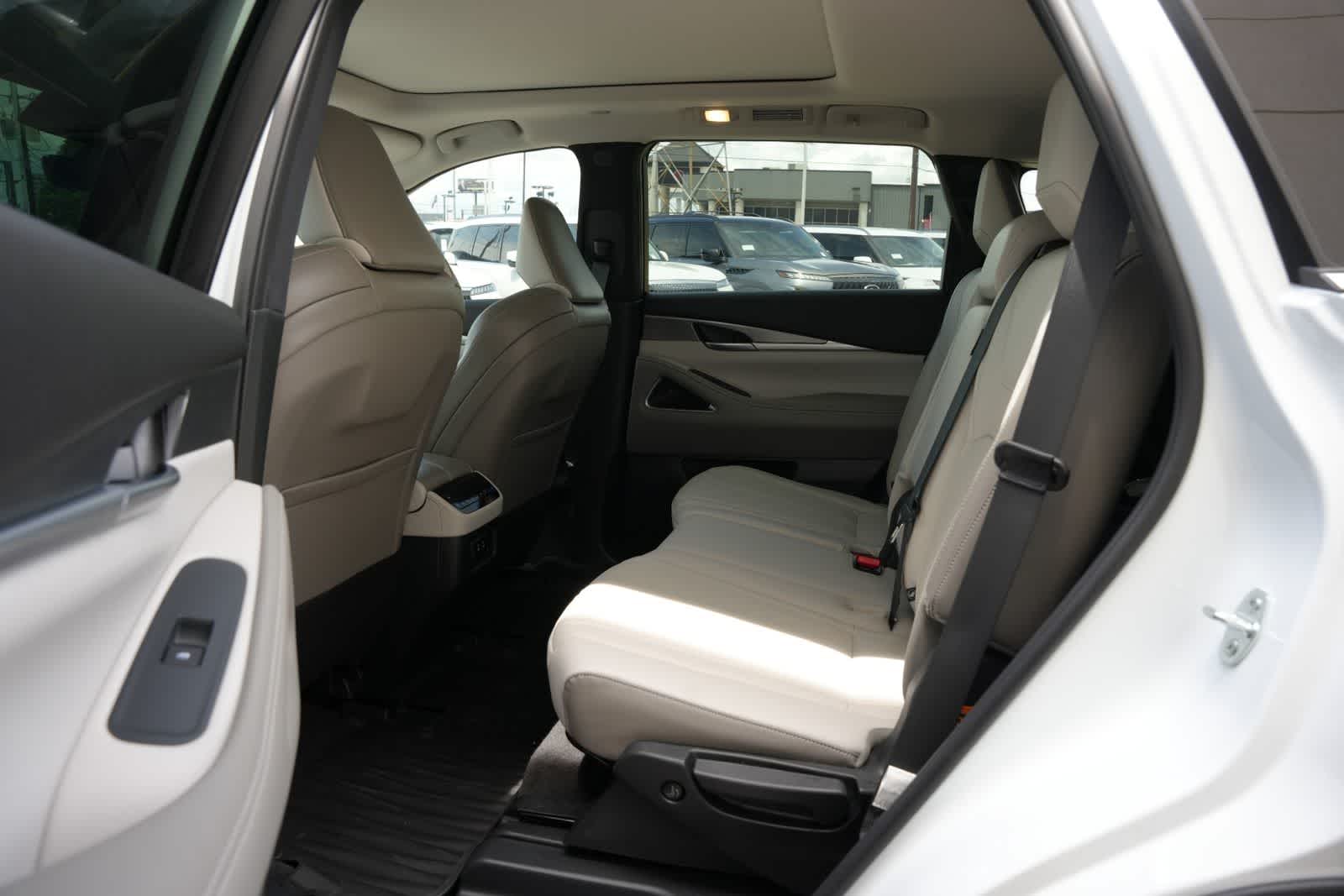 2027 INFINITI QX60 LUXE