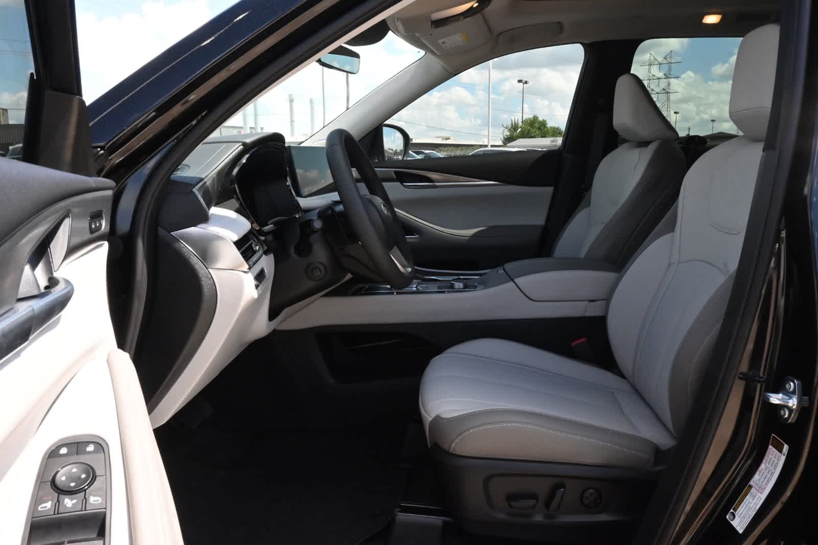 2027 INFINITI QX60 LUXE