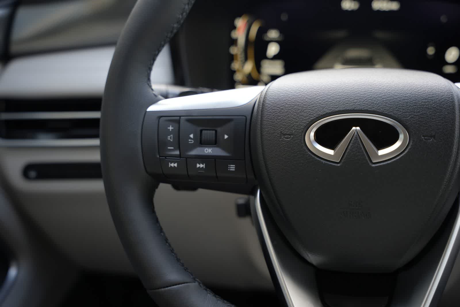 2027 INFINITI QX60 LUXE
