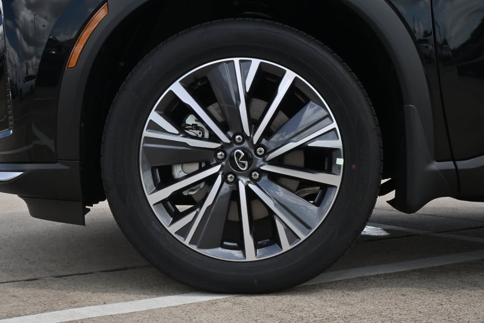 2027 INFINITI QX60 LUXE