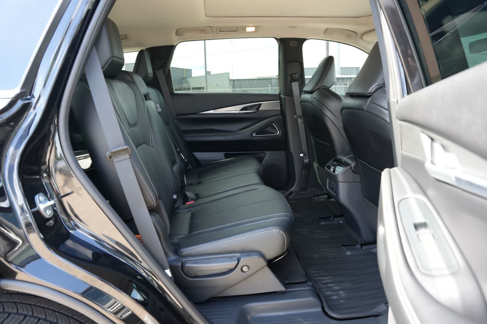 2027 INFINITI QX60 LUXE