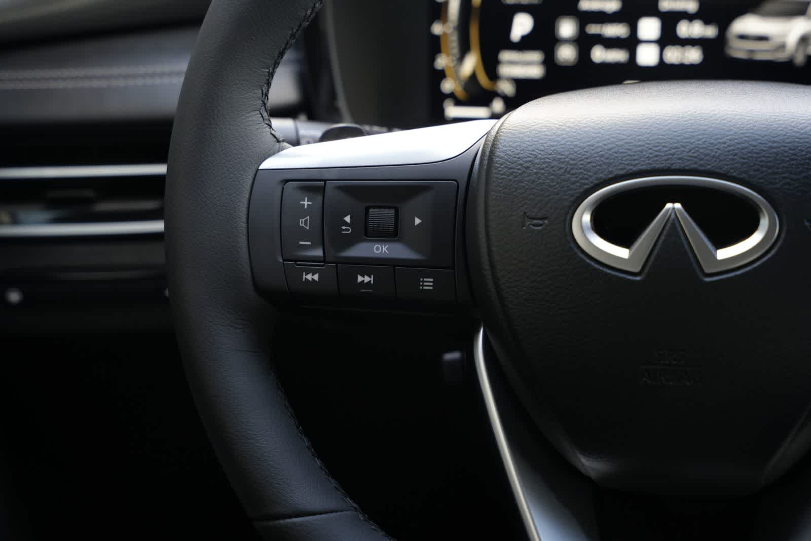 2027 INFINITI QX60 LUXE