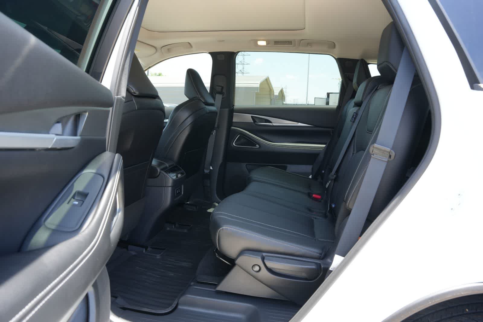 2027 INFINITI QX60 LUXE