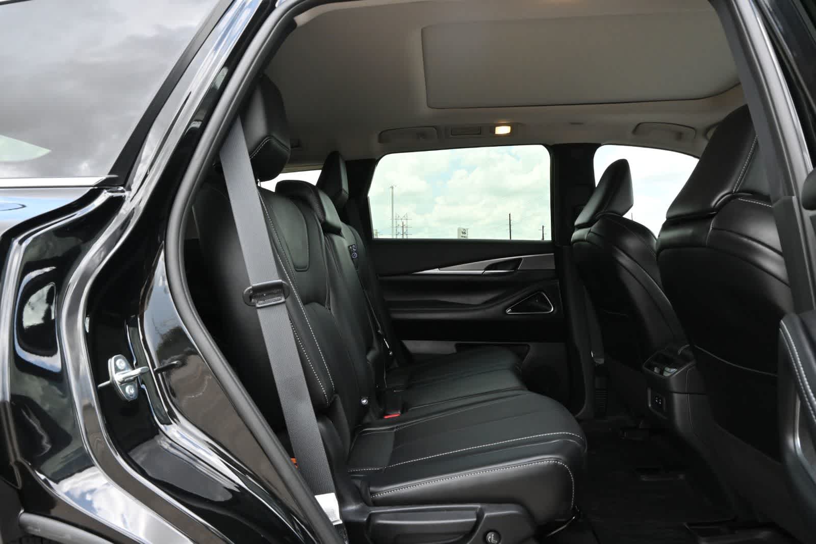 2027 INFINITI QX60 LUXE